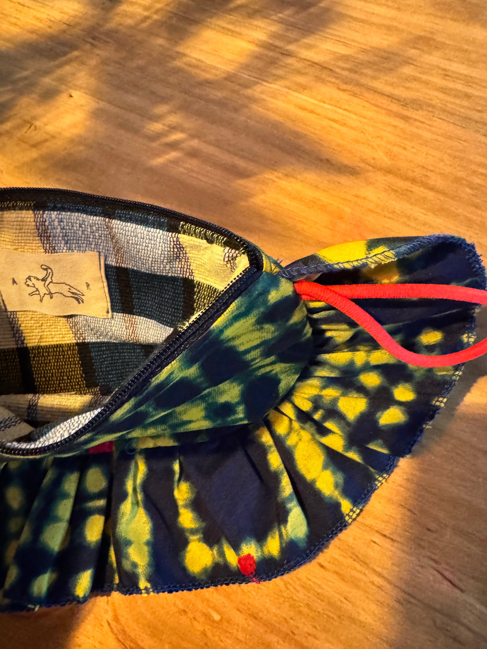 Sacoche Pouch azul y amarillo, frontal